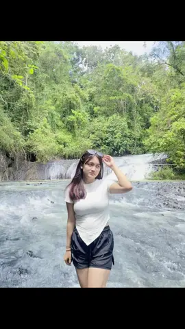 mau sungkem sama yg motoin 🙇🏻‍♀️🧘🏻‍♀️ #curugbojongpangandaran #pangandaran #fyp 