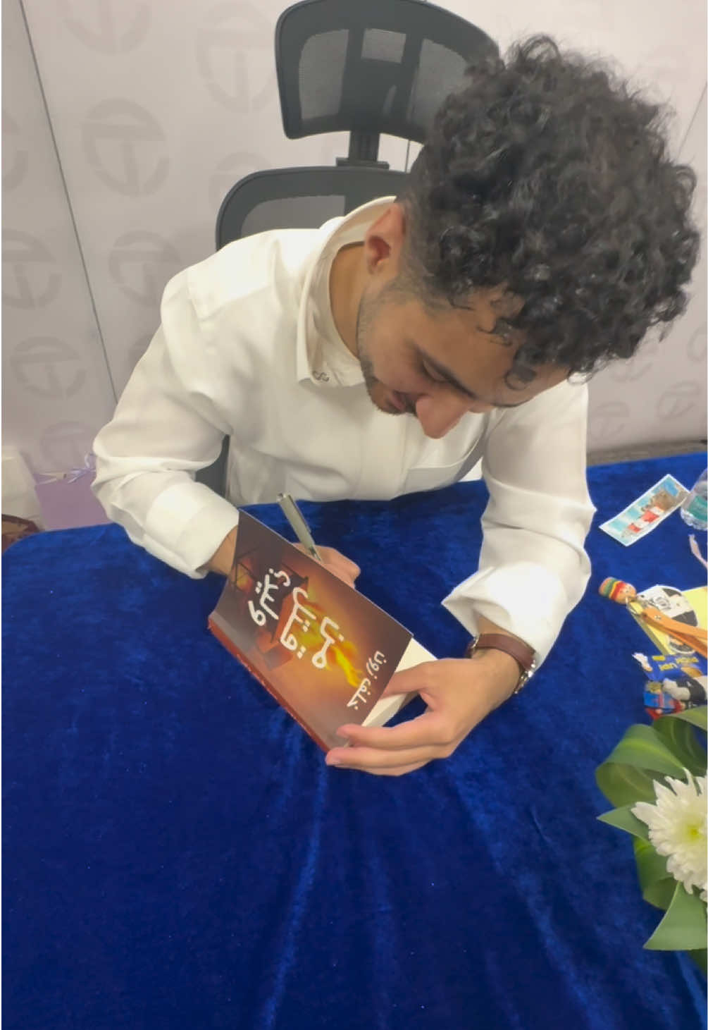 انسان لطييف جدا مره استانست اني قابلته والتوتر فل 😭 @خلف زون | KhalafZone #fyp #خلف_زون #مكتبة_جرير #الرياض #السعودية 