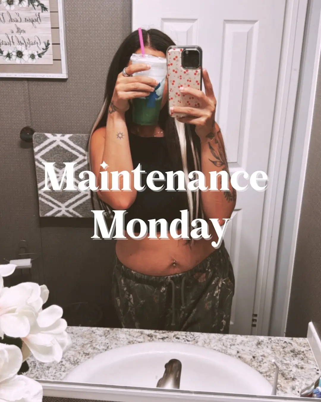 Fall skin = thirsty skin and these 3 keep me hydrated + glowy all season long #kimmymanzo #fallskincare #maintenancemonday #glowyskinseason #winterhydration 