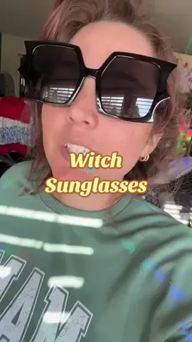 🖤 Sleek & Stylish Shades Minimalist bat-frame sunnies that block UV rays while keeping your look effortlessly cool. Perfect for daily wear or driving 🕶️✨ #TrendySunglasses #MinimalistStyle #VintageVibes #spookyseason #EverydayEssentials