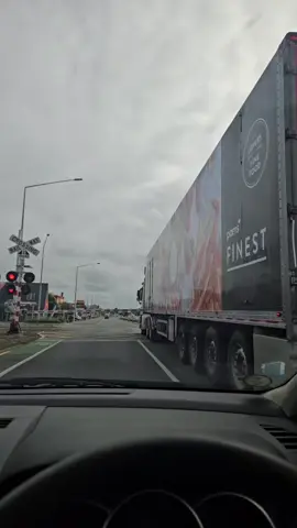 Truck gets stuck on train tracks in Hornby, Christchurch October 14 🤯 #Christchurch #Hornby #NewZealand #NearMiss #TrainTracks