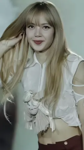 #LISA fancam ☆ @🌷🎀𝑪𝒍𝒂𝒖𝒅𝒊𝒂🎀🌷 | i’m so bad at organizing my thoughts i can never explain things 😭 #lisa #fancam #fyppppppppppppppppppppppp #blackpink 