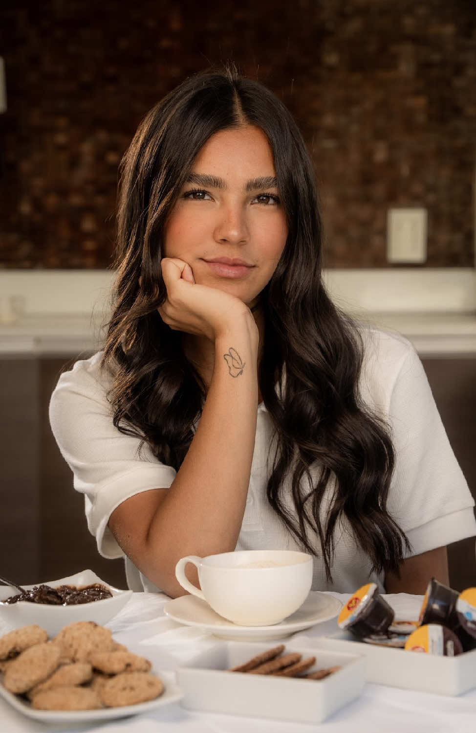 Nada melhor do que tomar um café da tarde com calma, aproveitando o momento. O que não pode faltar para vcs? Para mim, o cappuccino (classic) da 3 corações é pedida obrigatória, não fico sem!! ❤️ Lembrando q temos cupom: DUDAGUERRA15 em todo o site da @Café 3 Corações  #receita #fyp 