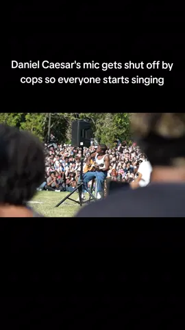Daniel Caesar pop up concert mic shut off mid song #danielcaesar #blowthisup #concert 