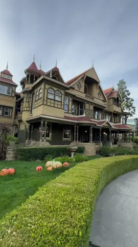 this is your sign to visit the winchester mystery house 🎃🕸️ #halloween #october 
