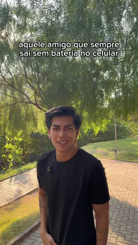 AQUELE AMIGO KKKKKK Eu sei o que vocês pensaram... o realme C71 é a solução pros rolês: resistência a impactos de nível militar e bateria gigante (1h de carga, 2 dias ligado). #realme #realmeC71 #1HoradeCarga2DiasLigado @realme Brasil 