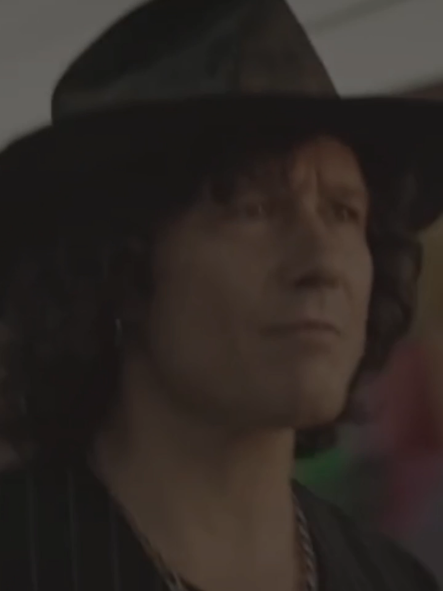 En bandeja de plata | Bunbury #bunbury #enriquebunbury #enriquebunburyoficial #heroesdelsilencio #rock #music #lyrics_songs #lyricsvideo #clips #fanpage #bunburyoficial #fyp #rockenespañol #90s #80s #foryou
