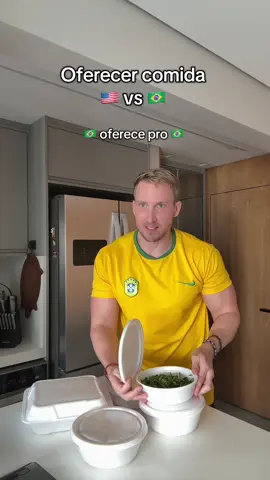 Oferecer comida no Brasil e nos EUA 😂 