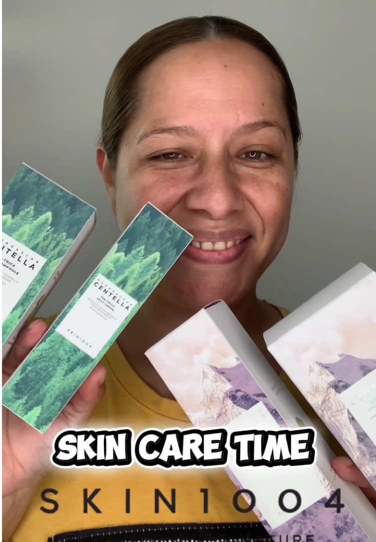 Iniciamos la semana con mi nueva rutina de SkinCare con los productos de la marca de @SKIN1004 US @SKIN1004 . Todos estos productos contienen Centella Asiática de Madagascar, también contienen Sal Rosa del Himalaya, aloe Vera y Niacinamida 😱 los cuáles ayudan a calmar la piel, limpiarla a profundidad, dejando una sensación fresca, no grasosa ni pegajosa y sin residuos 😍 además son aptos para todo tipo de pieles, incluyendo pieles sensibles o con acné 👌🏻 Los encuentras disponibles en @YesStyle G1984 Cuéntame si ya conocías estos productos o que productos usas en tu Rutina de skin Care , te leo en los comentarios 🥰  #YesStyle #yesstyleinfluencers #skin1004 #centella #kbeauty          