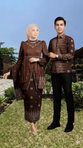 Bingung cari outfit kondangan atau lamaran yang mewah tapi tetap nyaman? Set Couple Atasan Blouse Cantili Premium & Kemeja Batik Doby + Rok Doby Premium hadir untuk kamu dan pasangan yang ingin tampil kompak, anggun, dan berkelas! Bahan Doby Premium & Cantili Premium: lembut, adem, dan jatuh elegan Desain sarimbit modern, cocok untuk acara kondangan, lamaran, hingga foto prewedding Potongan rapi & mewah, menonjolkan kesan classy tanpa berlebihan Pilihan warna elegan, bisa disesuaikan dengan tema acara Tunjukkan keserasian dan cinta kalian lewat busana couple yang memukau ini! Tersedia ukuran lengkap & stok terbatas! Segera miliki sebelum kehabisan  #KebayaCouple #SarimbitKondangan #BajuCoupleLamaran #KebayaMewahWanita #BatikCoupleModern 