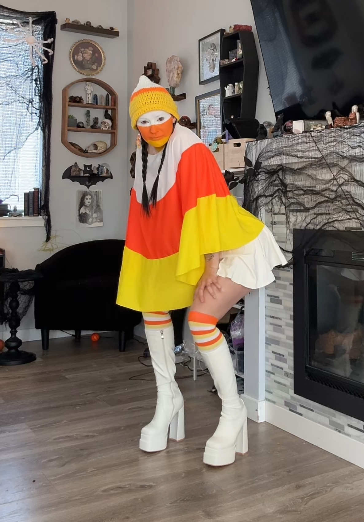 My kind of Halloween music 🎶 🧡 #31daysofhalloween #fypシ゚viral #mysteryjewlerygirl #mysteryjewelryjar #trendingvideo 