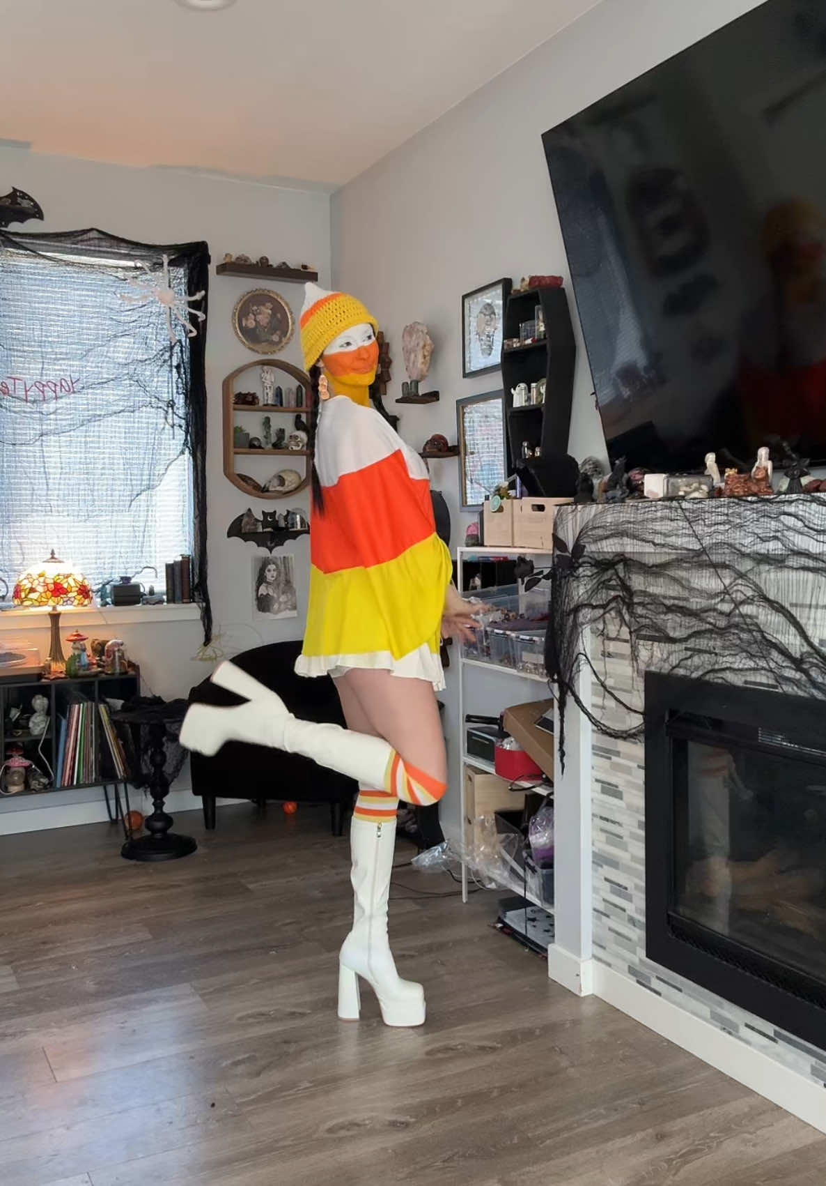 ITS SO MUCH FUN BEING A CANDY CORN #31daysofhalloween #fypシ゚viral #mysteryjewlerygirl #mysteryjewelryjar #trendingvideo 