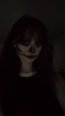 think i might suit being dead x #halloween #halloweenmakeup #skullmakeup #skull #ghostface 