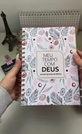 📖✨ Registre suas orações, reflexões e momentos de fé no Caderno de Anotações “Meu Tempo com Deus” 🙏💫 Ideal para inspirar seus dias e fortalecer sua espiritualidade! 💖 #CadernoDevocional #MeuTempoComDeus #CadernoDeAnotações #Fé #InspiraçãoDiária     