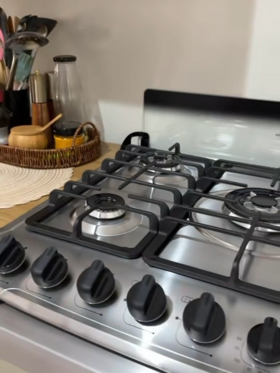 Dê uma olhada em Fogão Mueller 5 bocas Decorato com Tripla Chama mesa de Inox Bivolt por R$1.749,00. Compre  quero te envio.link #casa #donadecasa #fogao @deia lobo 