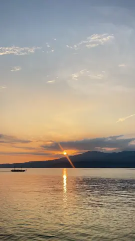 #herewithme  #sunrisemusic #sunrise #floresisland 