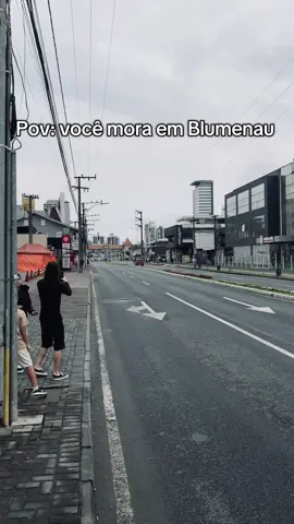 Apreciem sem moderação essa sinfonia de um domingo de manhã de outubro em Blumenau Santa Catarina!#blumenau #oktober #porsche #porschecup 