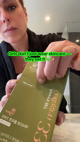 Korean girls don’t just wear skincare — they eat it! 💚✨ This vegan collagen jelly gives me 3,300mg of plant-based glow per stick — plus Vitamin C, Biotin, and Hyaluronic Acid for that inside-out radiance 🌿🍇  Available now on Amazon US 🛒 #Mizon #Collagen #Kbeauty #CollagenJelly #InnerBeauty @Mizon_official 