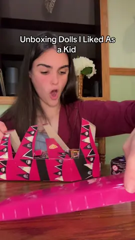 When I was a kid I always pictured Adult Mars balling out in the toy section and then I became an adult and was more interested in ✨$ub$tance$✨ than treating myself like a normal person but now that I’be been cali sober for a couple years I’m starting to let myself do little things like this. #innerchild #unboxing #monsterhigh #bratz #dolls 