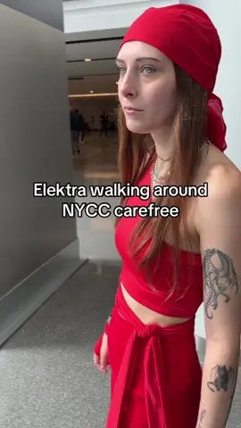 I got her covered @Bria Victoria #daredevil #daredevilbornagain #elektra #nycc 