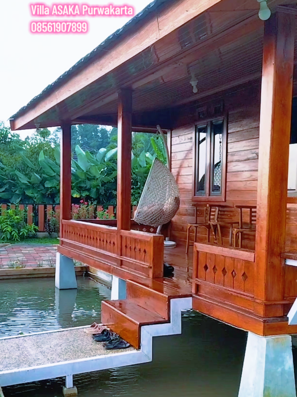 Villa estetik yang ada di Purwakarta, sangat recommended untuk liburan bersama keluarga dengan kapasitas bisa 15-20 orang 