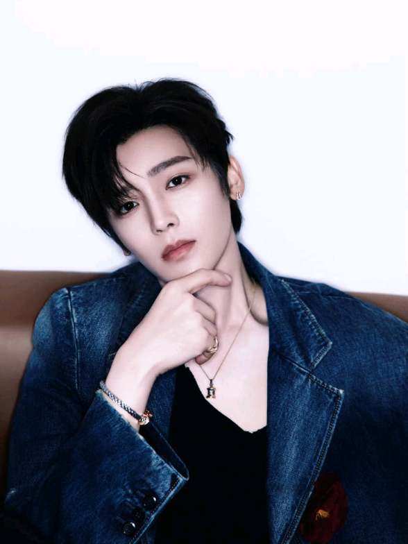 udah pada nonton Ji bozai belom? 🤗 pengen edit ji bozai, tapi lagi sibuk 🥺☹️ #neohou侯明昊 #houminghao侯明昊 #chinesse #aktorchina #fypppp 