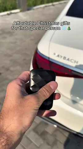 Buy a Christmas gift for your friend ❄️ #cargadgets #carplay #netflix #youtube #christmas 