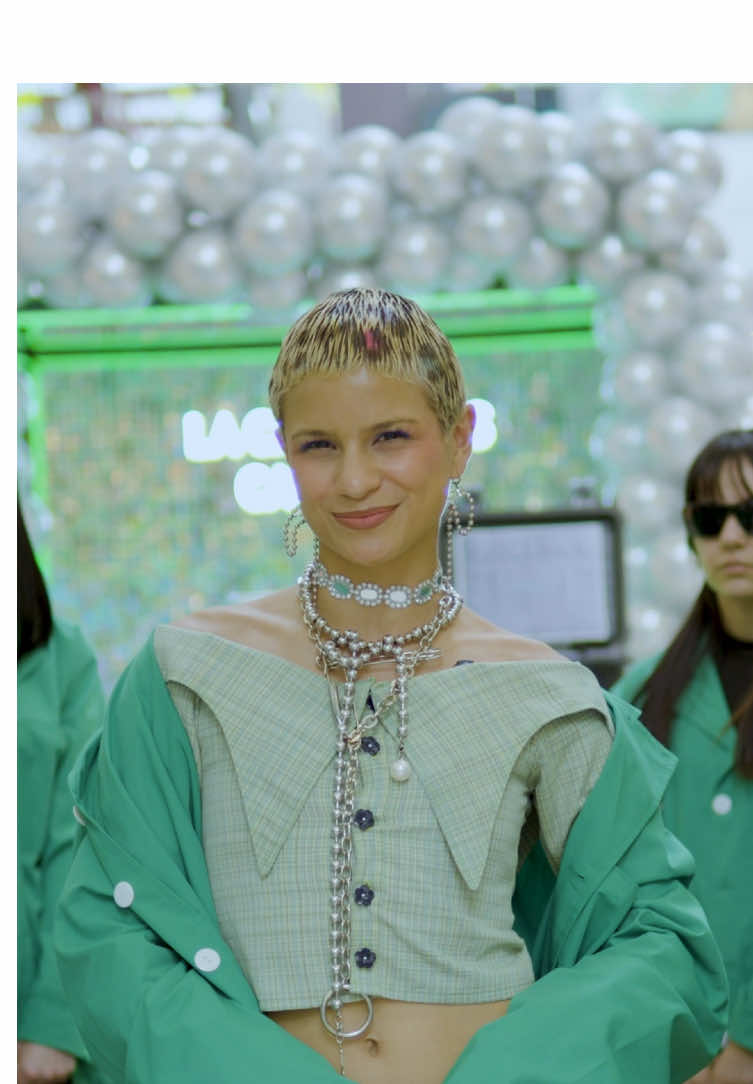 ¡Ups! 🤭 ¿no lo sabían?  @Turbangirll fue nuestra agente en la activación del viernes pasado en mall plaza egaña 💛📱✨ Gracias a todos los que se sumaron a nuestra activación y conocieron los accesorios del nuevo iPhone 17.  Y si te lo perdiste… ¡aún puedes aprovecharlo! 🔥 Usa el código TURBAN17 y obtén 17% OFF en tiendas presenciales hasta el 19 de octubre. #LaCasaDeLasCarcasas #TurbanGirll #iPhone17 #Accesorios #Carcasas 