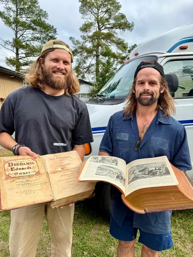 After hours with @Christspiracy, I have more questions than answers. Thousands have reached out about these books, but I need the help of other true scholars, librarians & historians like @kameronwaters to help me study, scan and document these books for all to see. Email me if qualified, sincere & outside the box 📖♾️🕵🏻 #joefelz #felzmedia #thebible #bannedbooks  #truthseeker 