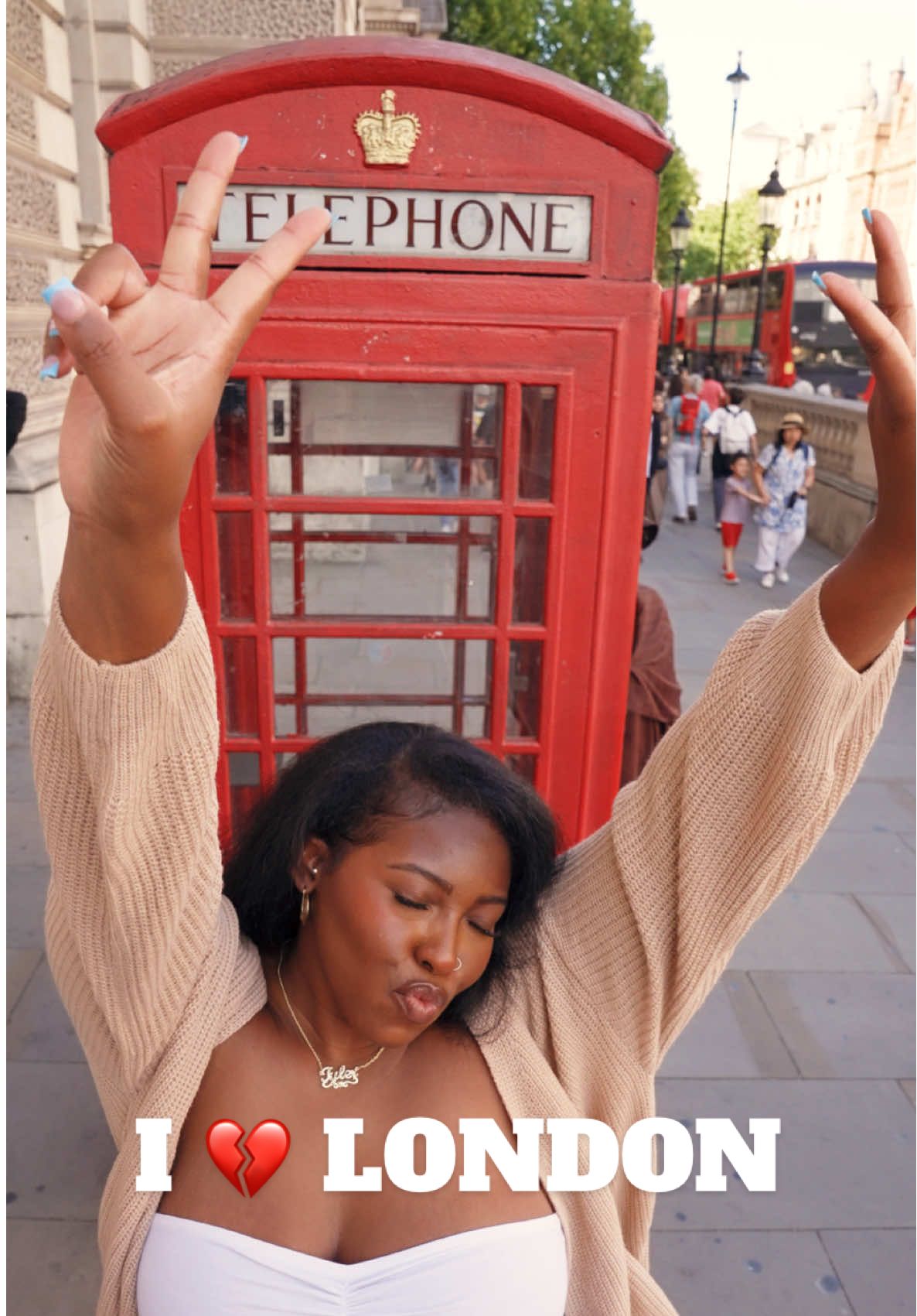 Replying to @Kaylah Oh, and a bird pooped on me 😅 would you go back?  _______ Unfortunately for these London streets, i will be back… WITH A VENGANCE! lol i know that i can take it up a notch next time so im still looking forward to my next trip to London. (sooner than you think 👀) ________ Despite all the chaos this time around, it was still a solid 6/10 and i made the most of it ——— #solotravelvlog #londonweekend #blackgirltravel 