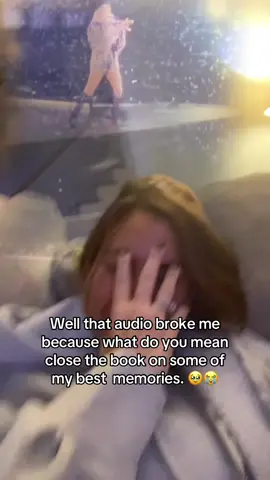 The flashbacks 😭 It was too early for that kind of emotional roller coaster. #theerastourdocumentary #theerastourmovie #taylorswift #taylornation 