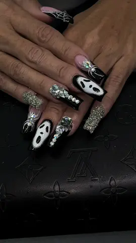 Halloween set #nails #scream 🥰