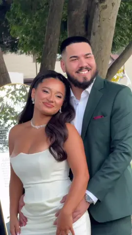 Celebrating our engagement with our close friends and family💕🌸 design -kattyriveradesigns  #engaged #bride #fyp #engagement 