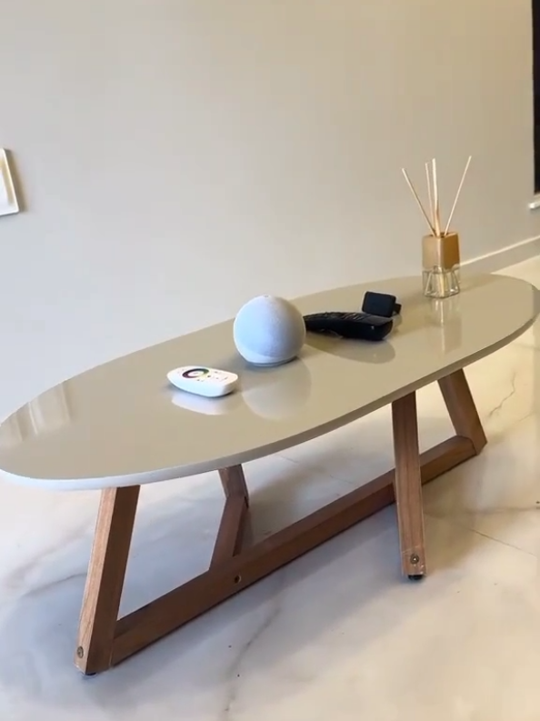 ✨ Mesinha de Centro Classic Oval — elegância e estilo pra sua sala! 🏡✨ 🆔AZL-WWG-UKE 🔗https://s.shopee.com.br/AA8WVJa0ga #mesinhadecentro #achadinhosshopee🛍️🛒🔥 #shopeebrasil  #decoraçãodesala  #achadinhosdashopee 