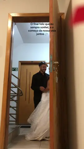 Como toda princesa merece entrar no seu castelo 👑🏠 #noiva2025 #fyp #casamento #sonhorealizado #nossolar 