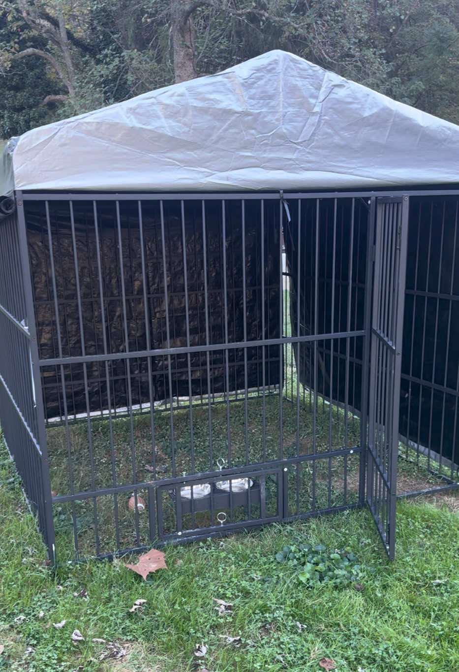 This kennel can be used for different types of pets, and it has the canopy around it so they are not directly in the weather #kennel #dog #cage #Outdoors #canopy 