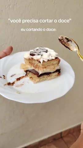 cortar o doce ? só se for assim 😂