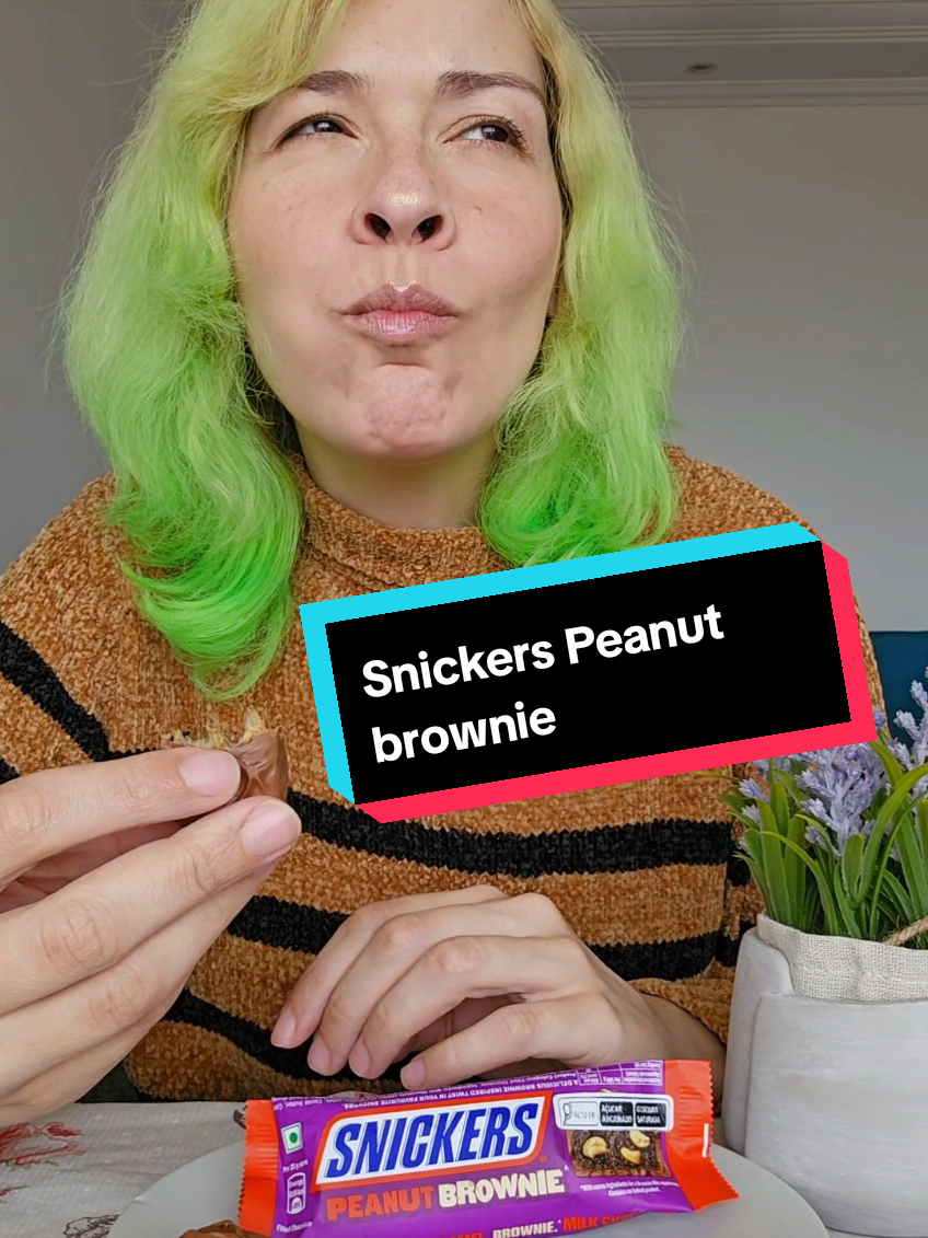 Snickers Peanut brownie!! R$ 10,99 -  45g no @rickdocesoficial 😊 💟 Cupom de desconto no site: KFD #fypシ゚ #vaiprofycaramba #guloseimas #chocolate #doce 
