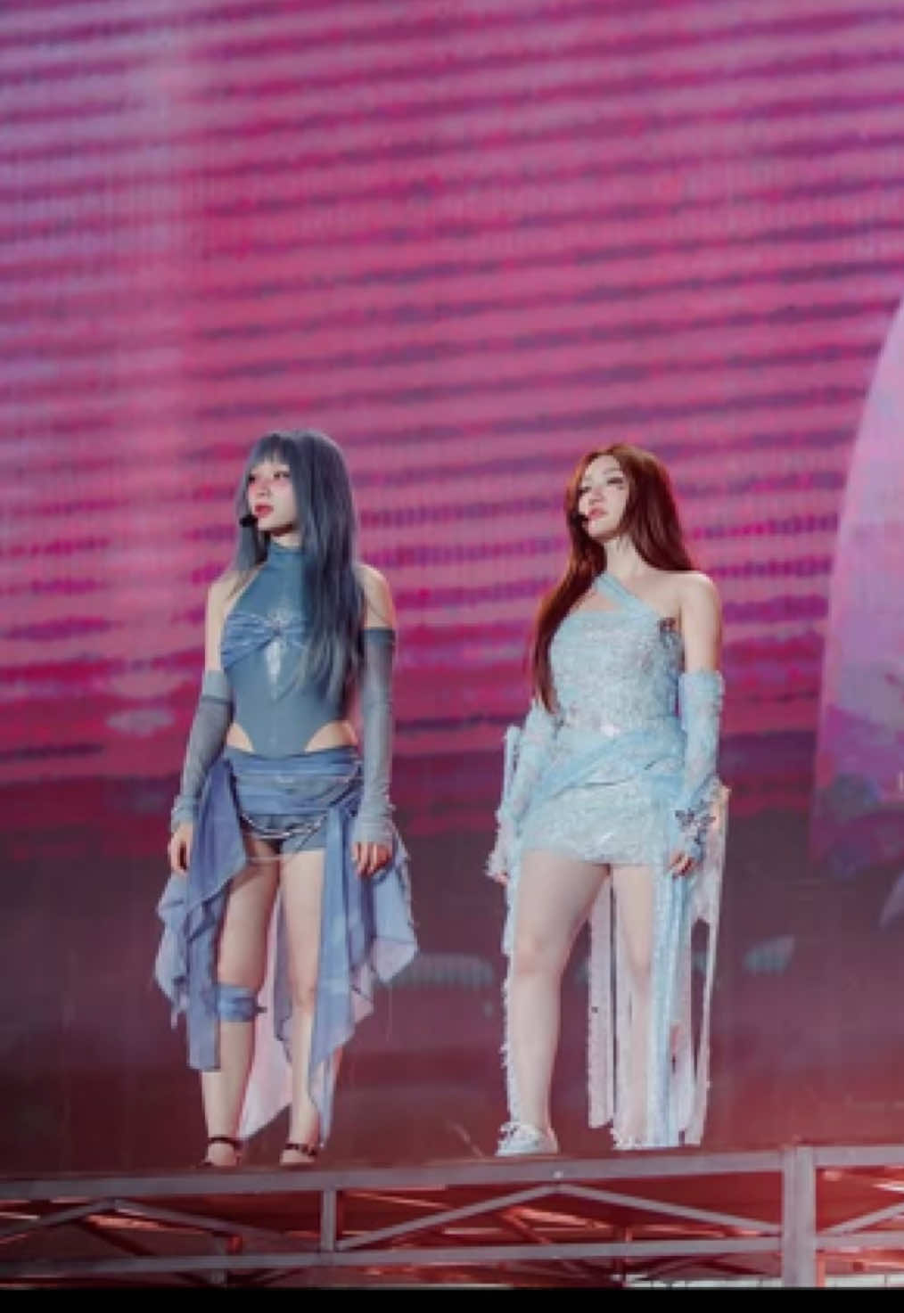 Gấp đôi visual☺️ Day2 vuôi ghê nhma Day 3 của t đâu Vieon 🤔 #mỹmỹ #orangesinger #songmy #concertemxinhsayhi #xuhuongtiktokk 