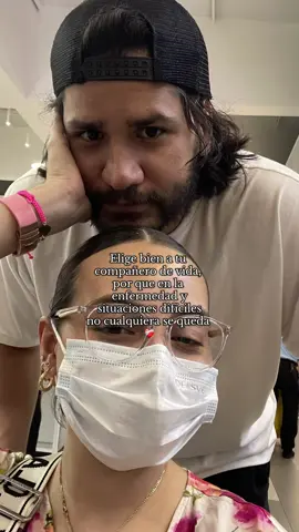 Gracias por ser mi ancla, mi compañero, mi enfermero, mejor amigo, confidente y mi persona favorita 🤍 han sido meses difíciles pero estamos y estaremos bien! 🙏🏼 #enfermedad #amor #pareja #lupus #holasoyyuli 