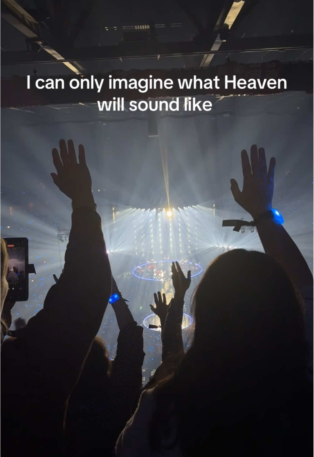 How do you explain this to a non believer? #worship #brandonlake #concert #worshipmusic 