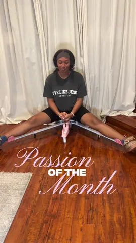 I willll hit the splits now that I have this leg splits machine to enhance flexibility #legsplit #flexibility #flexible #fallfreshness  #tiktokshopcreatorpicks 