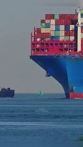 Why Ships Don’t Sink at Sea ⚓ #fyp  Ever wondered how ships safely transfer cargo in the open sea without sinking? Discover the clever rubber fender system that absorbs impact and keeps vessels stable!