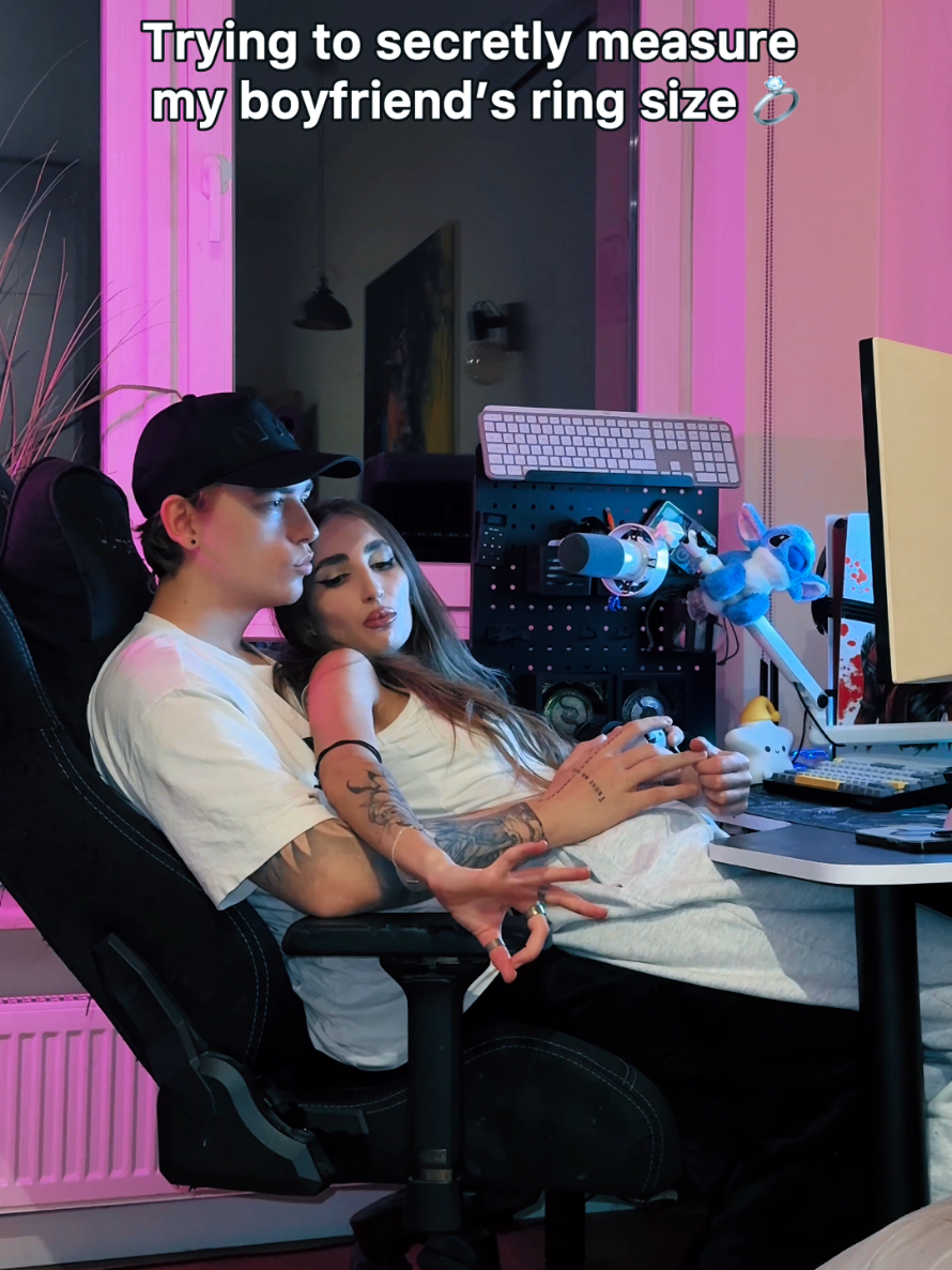 I couldn't take it anymore at the end!💍😐 | #couples #fyp 