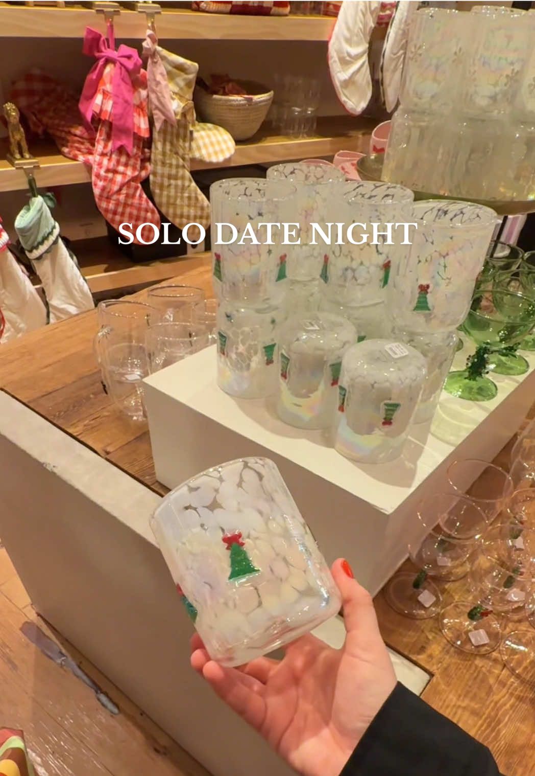 Your sign to take yourself on a solo date 🧚🏻🍸 #solodate #solodateideas #solodining #single #anthropologie anthrofinds anthrochristmas solodatenight singlegirl fyp foryou @anthro 
