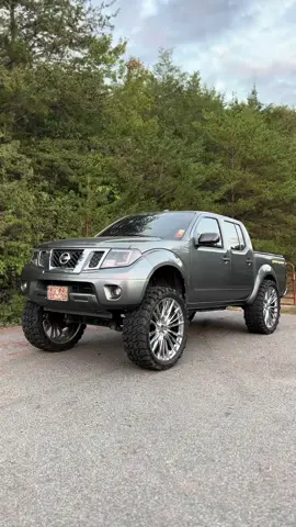 They said “stand tall” but the only thing standing tall is the front of my truck😉 #trucktok #northcarolina #squattedtrucksmatter 