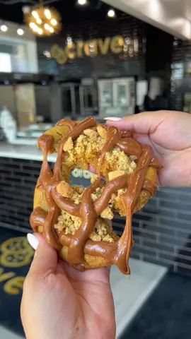 Don’t blink, you might miss all the goodness 👀✨ This week’s crave-worthy lineup is stacked: 🍏 Caramel Apple Pie 🍪 Crave Chocolate Chip 🥧 French Silk Pie 🍫 Chocolate Lava 🌟 Golden Churreo 🎃 Pumpkin Coffee Cake 💚 Dubai Chocolate Available now through October 16th! Get them before they’re gone😉 📍Locations in Chicago (Lakeview), Orland Park, Lombard, Willowbrook, Joliet, Mount Prospect, Frankfort, & Oaklawn #cravecookies #cravecookiesillinois #cravecookieschicago #cookie #cookieseason  