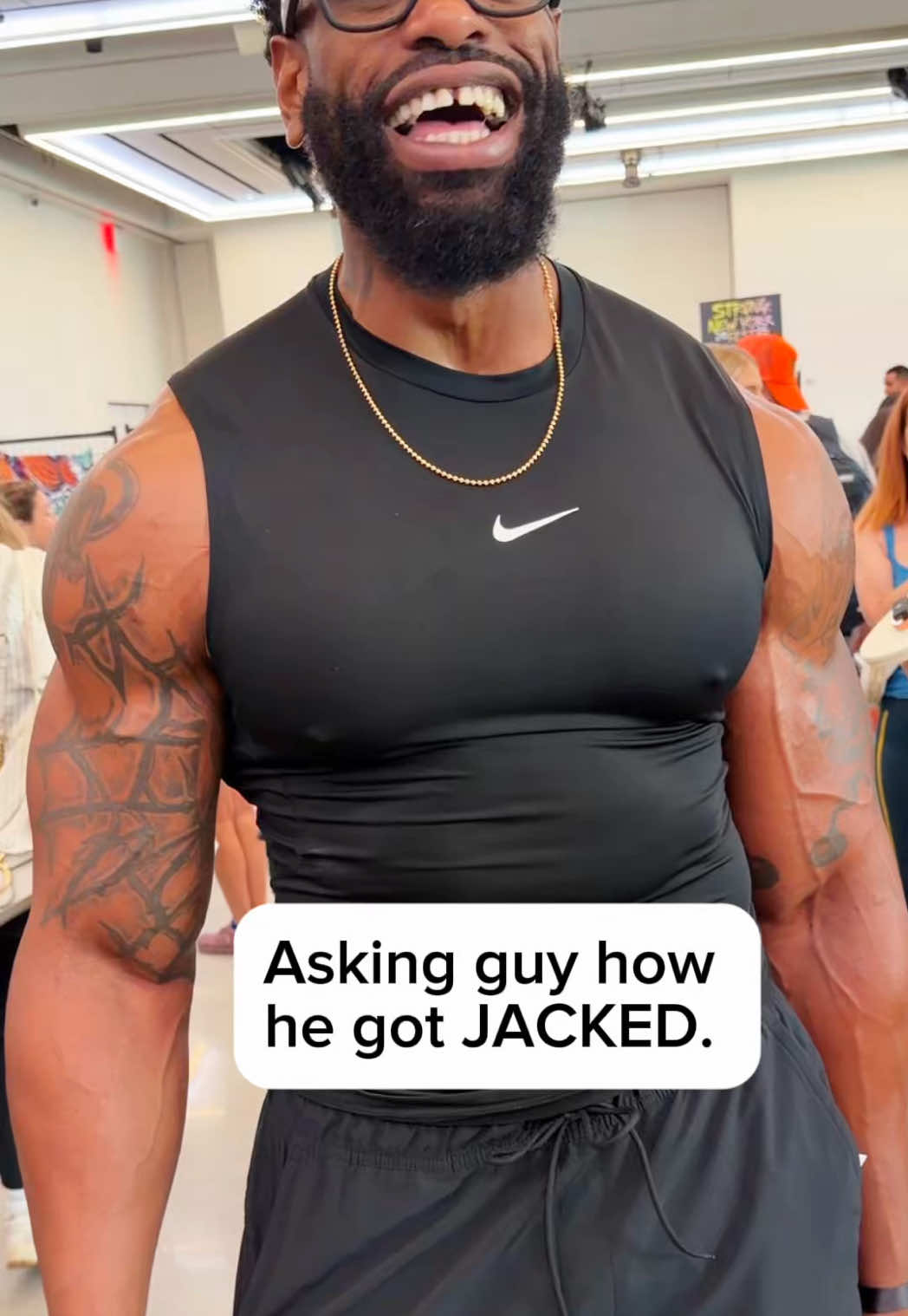 Asking guy how he got JACKED.  #benchpress #workout #FitTok #nyc #squat 