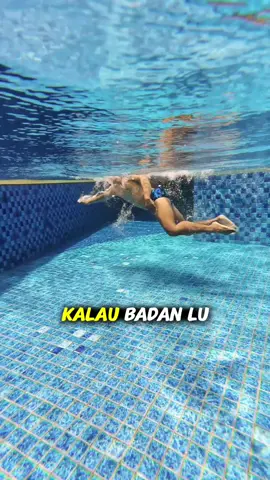 Cara biar kaki gak tenggelam saat berenang #belajarberenang 