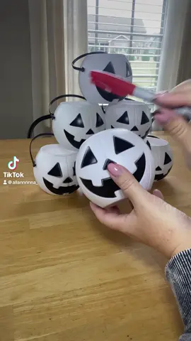 Baseball ⚾️ pumpkins for snack this week. #baseball #teamsnack #hallweensnack 